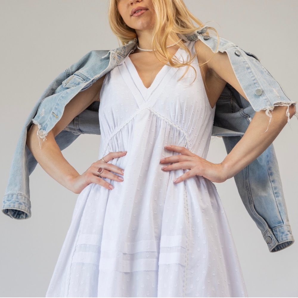 WHITE MAXI DRESS Romantic Beautiful V Neck Cotton Minimalist Holiday Sleeveless